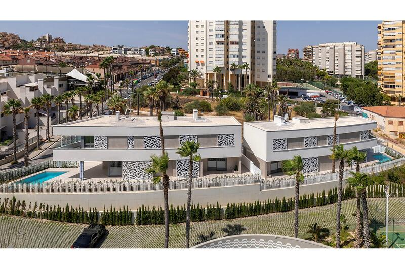 Villa til salgs i Alacant/Alicante, Alicante