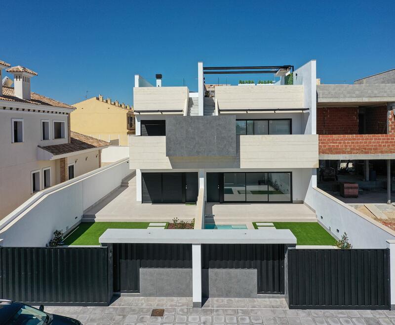 Rekkehus til salgs i Pilar de la Horadada, Alicante