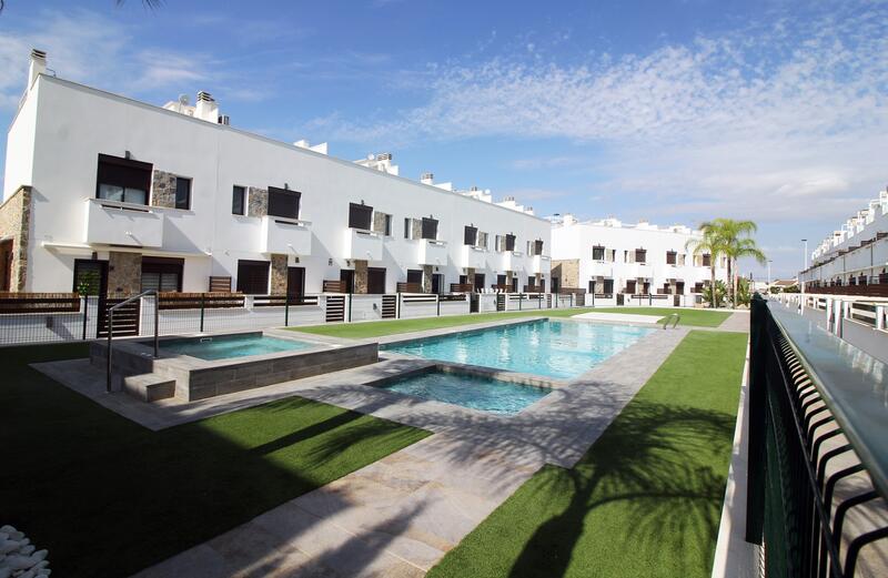Townhouse for sale in Pilar de la Horadada, Alicante