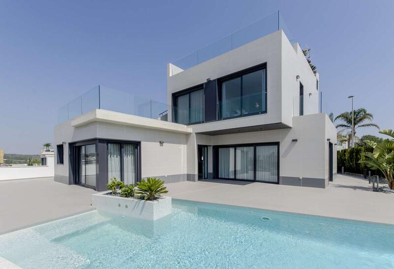 Villa à vendre dans Dehesa de Campoamor, Alicante