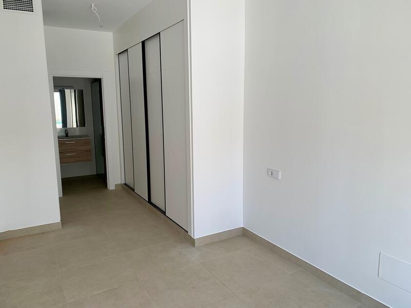 3 slaapkamer Gezinswoning Te koop