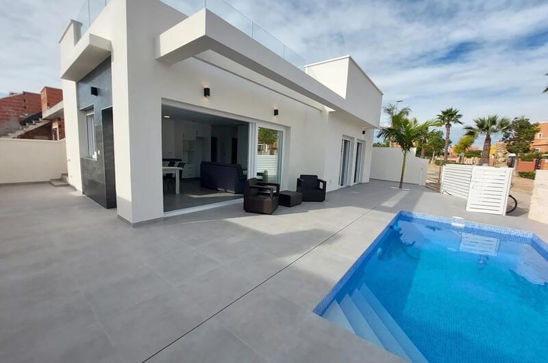 3 bedroom Townhouse for sale