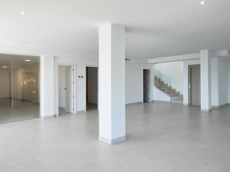 5 bedroom Villa for sale