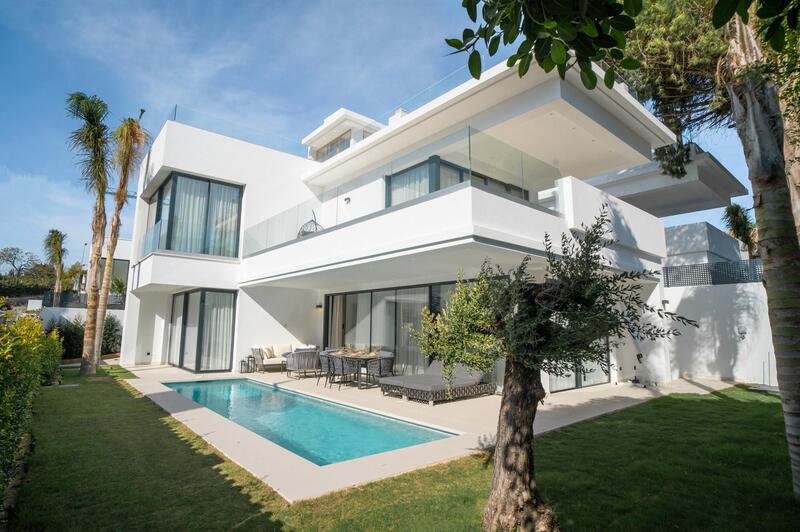 Villa til salgs i Marbella, Málaga