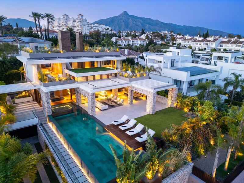 Villa til salg i Marbella, Málaga
