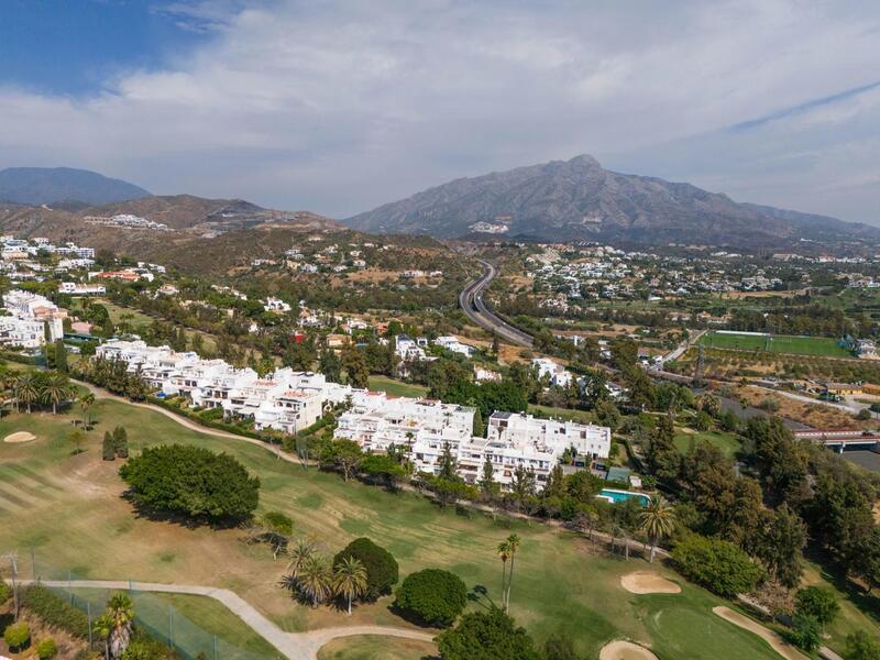 Apartamento en venta en Benahavis, Málaga