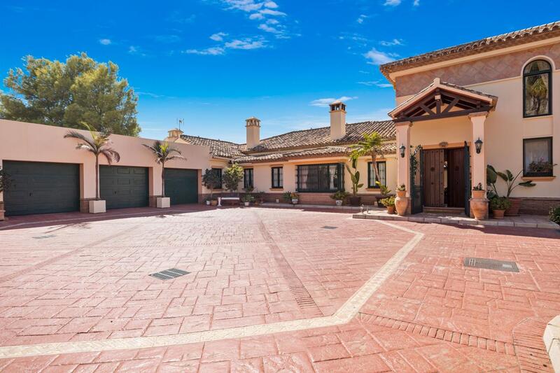 Villa à vendre dans Benahavis, Málaga