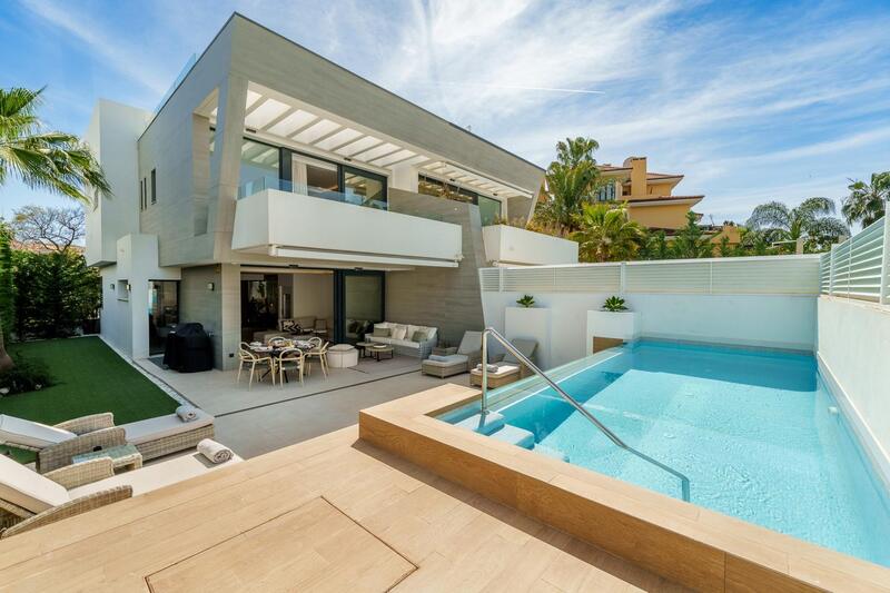 Villa for sale in Marbella, Málaga
