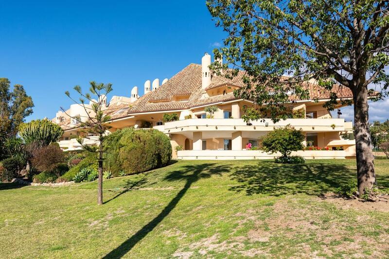 Apartment for sale in Marbella, Málaga