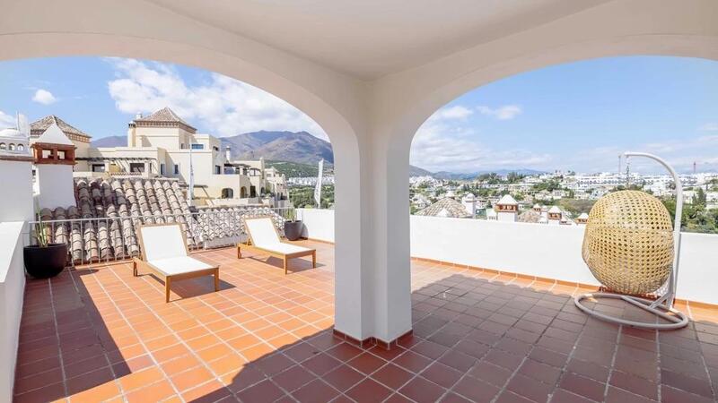 Villa for sale in Estepona, Málaga