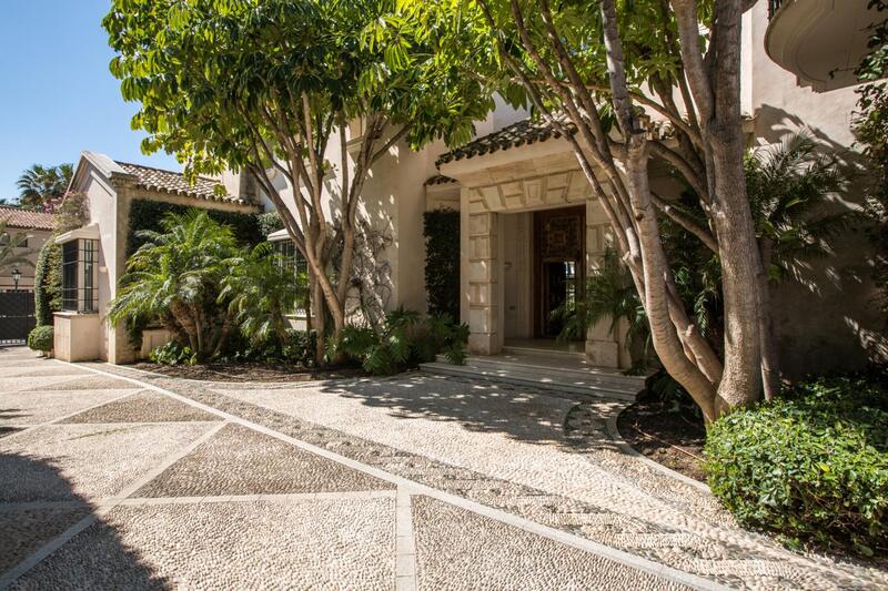 7 bedroom Villa for sale