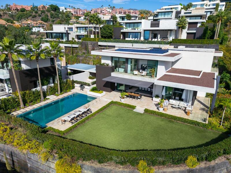 Villa for sale in Marbella, Málaga