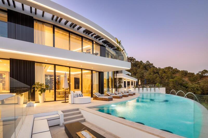 9 bedroom Villa for sale