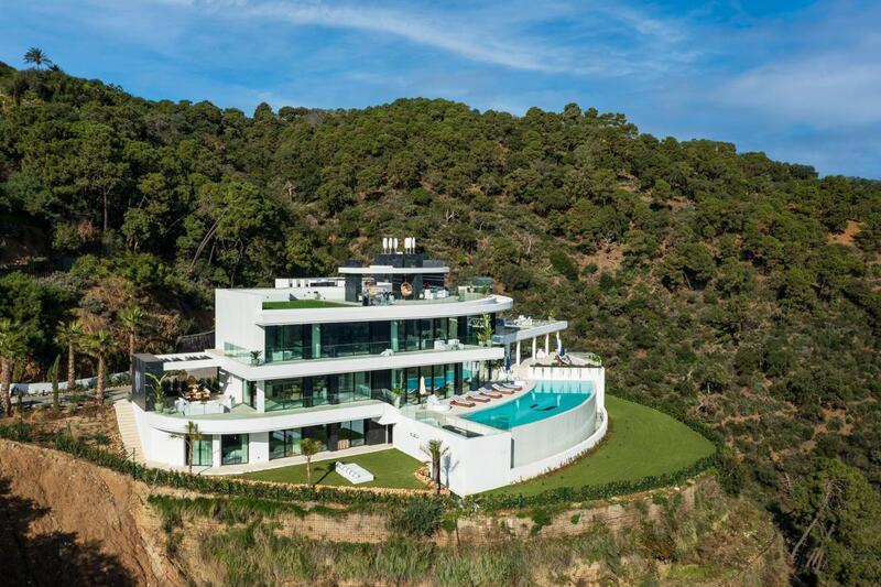 9 bedroom Villa for sale