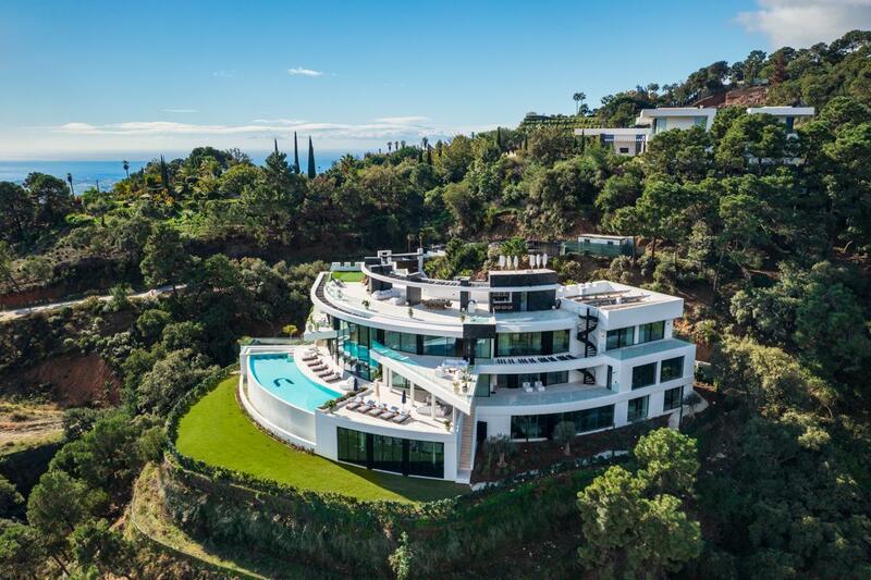 9 bedroom Villa for sale