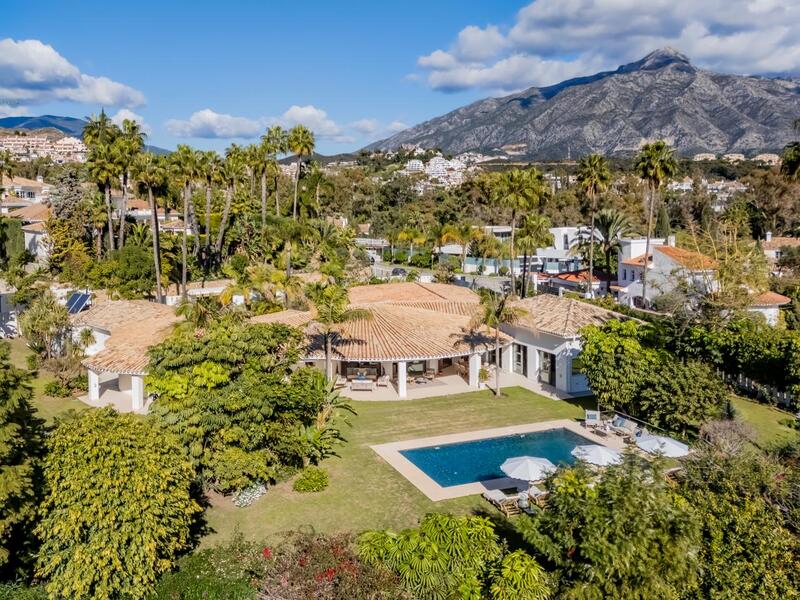 Villa for sale in Marbella, Málaga