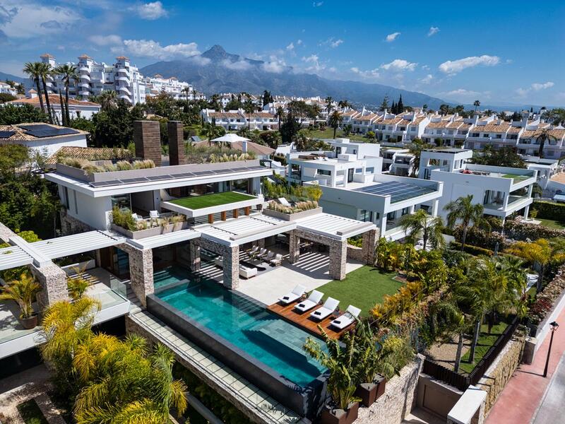 Villa for sale in Marbella, Málaga