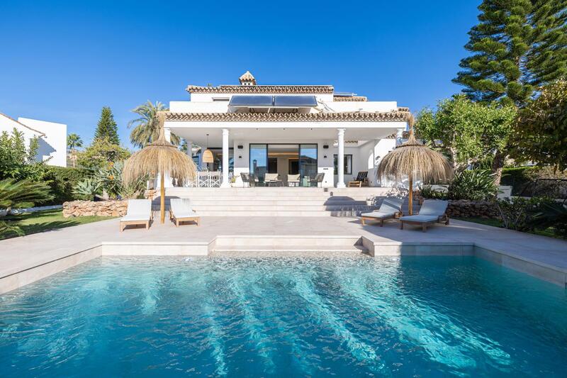Villa en venta en Benahavis, Málaga