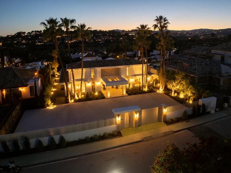 6 bedroom Villa for sale