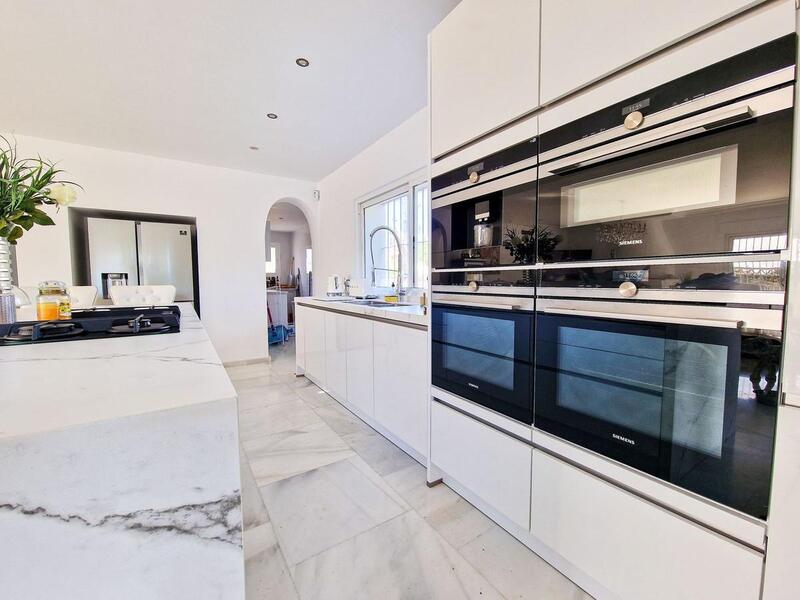 6 Schlafzimmer Villa zu verkaufen