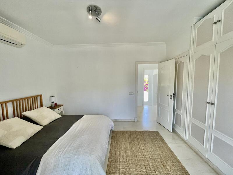 5 bedroom Villa for sale