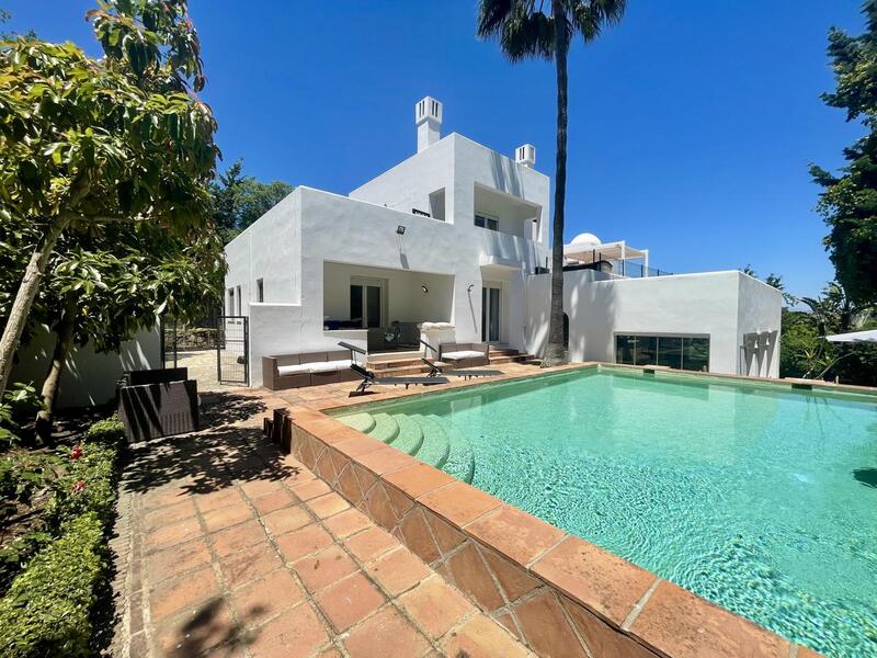 5 bedroom Villa for sale