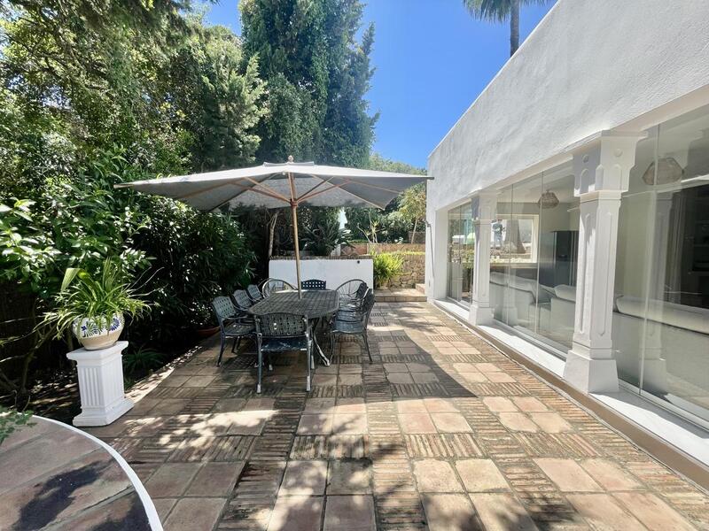 5 bedroom Villa for sale