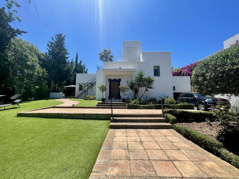 5 bedroom Villa for sale