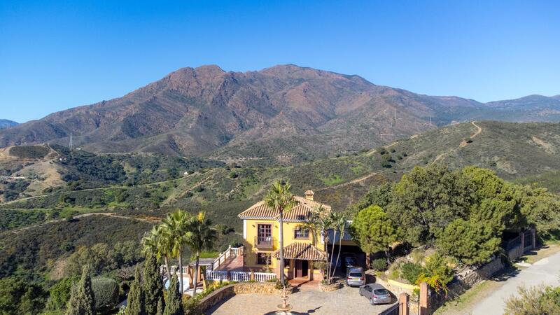 Country House for sale in Estepona, Málaga