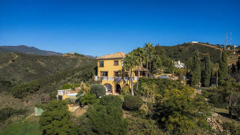 6 bedroom Country House for sale