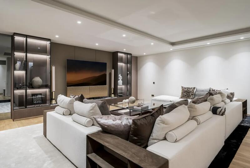 5 bedroom Duplex for sale