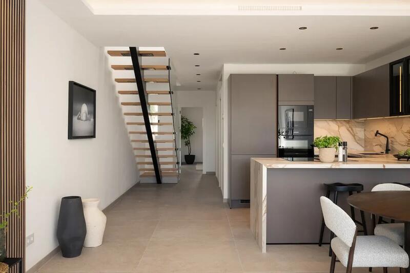 4 bedroom Apartment for sale