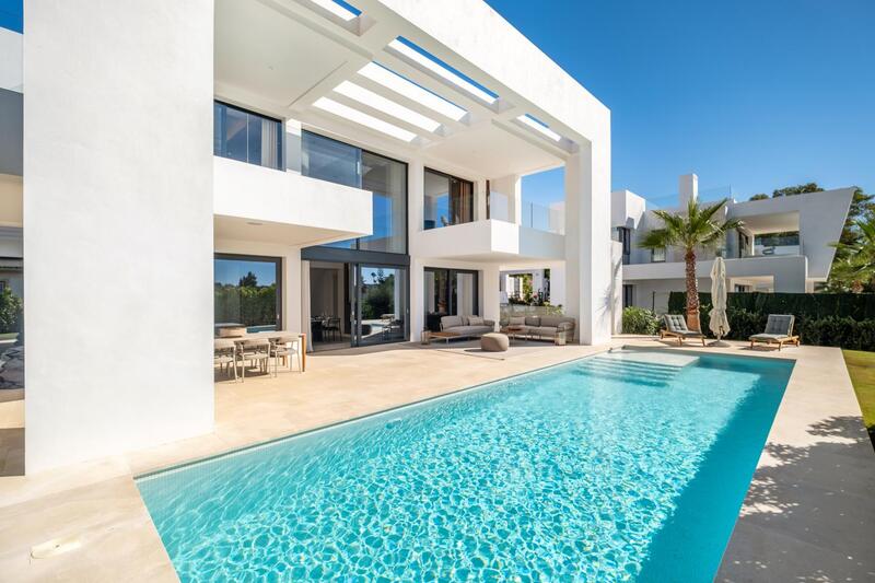 6 Cuarto Villa en venta