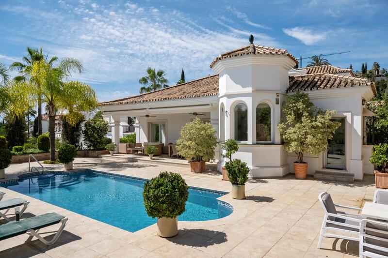 Villa til salgs i Benahavis, Málaga
