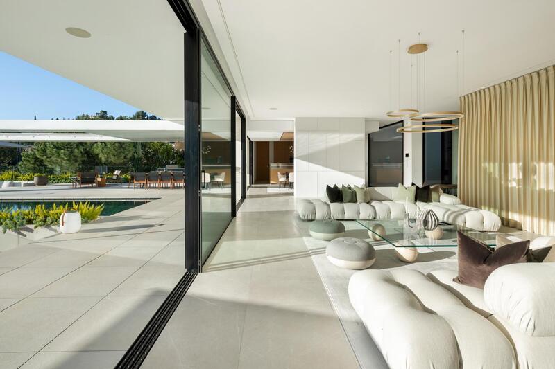 8 bedroom Villa for sale