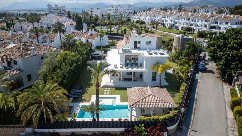8 Cuarto Villa en venta