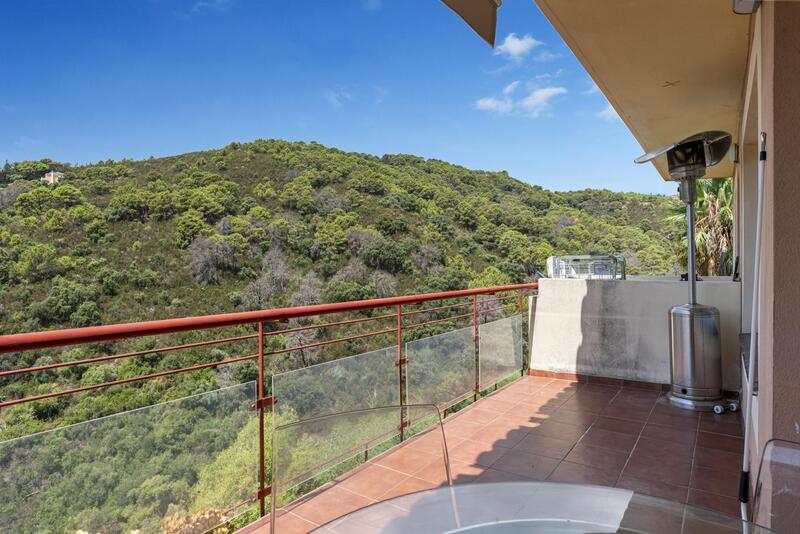 вилла продается в Elviria Hills, Málaga