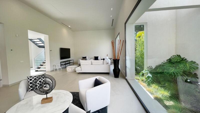 5 bedroom Villa for sale