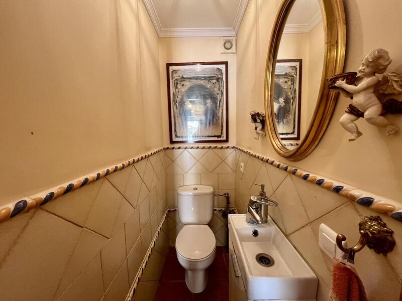 8 bedroom Country House for sale