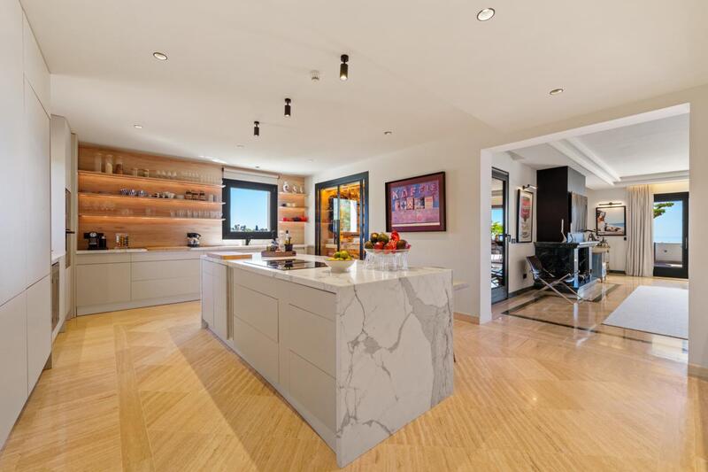 4 bedroom Apartment for sale
