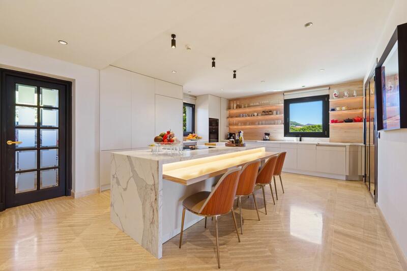 4 bedroom Apartment for sale