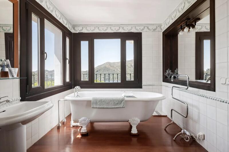 6 bedroom Country House for sale