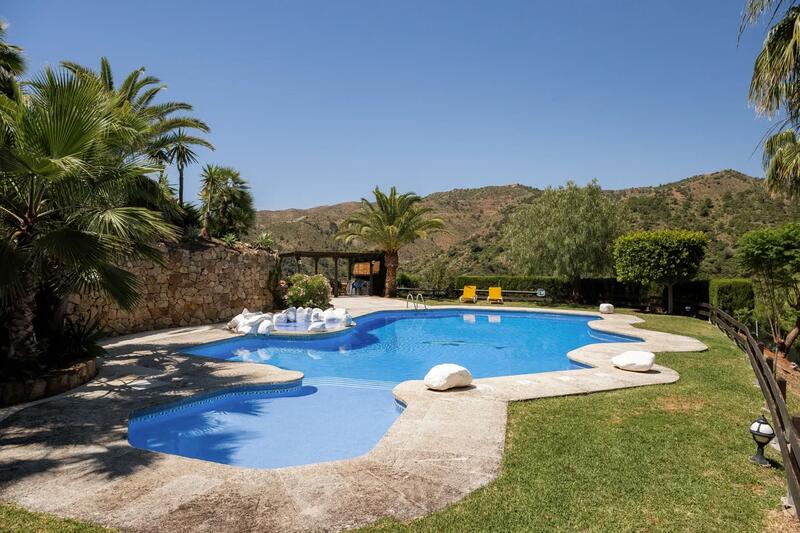 6 bedroom Country House for sale