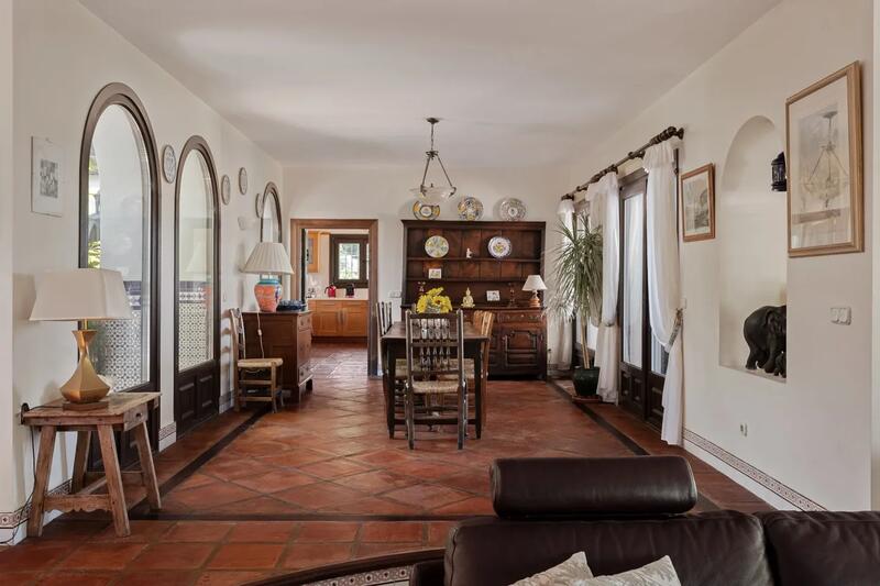 6 bedroom Country House for sale