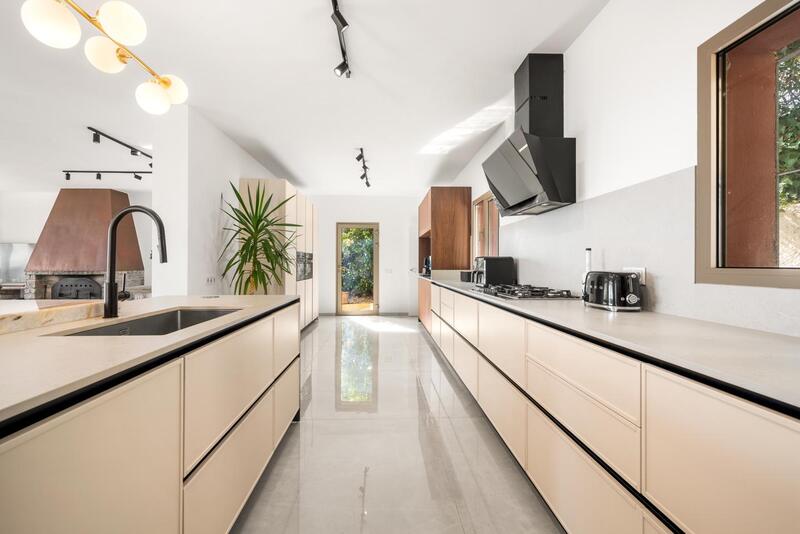 7 bedroom Villa for sale