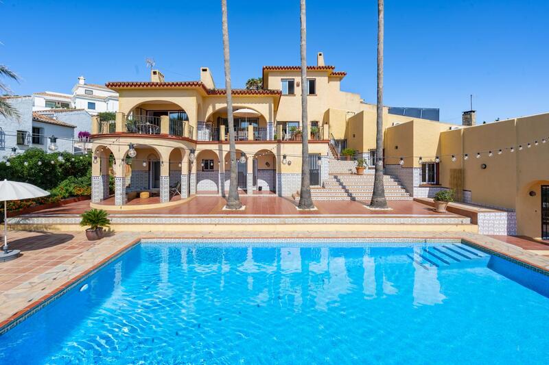 7 bedroom Villa for sale