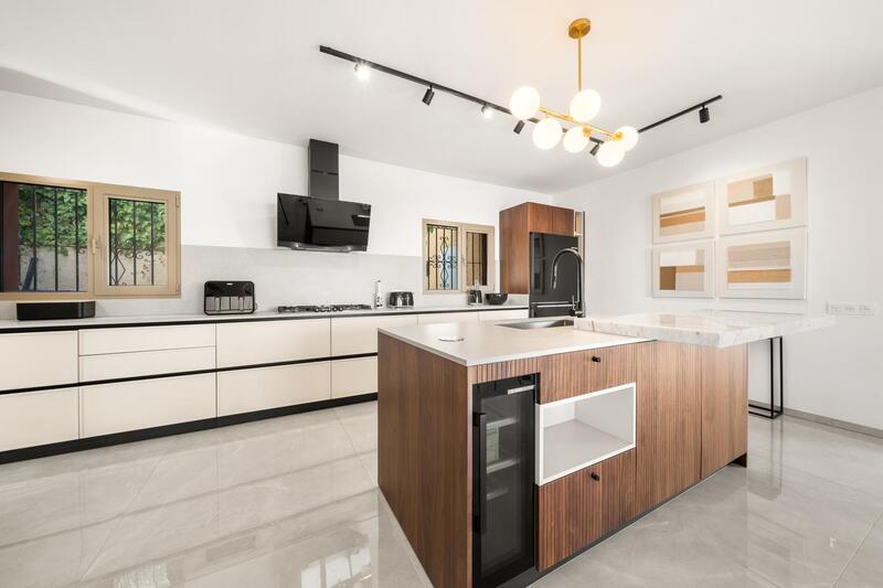 7 bedroom Villa for sale