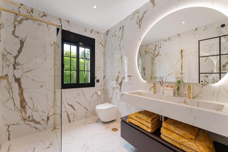 6 спальная комната вилла продается