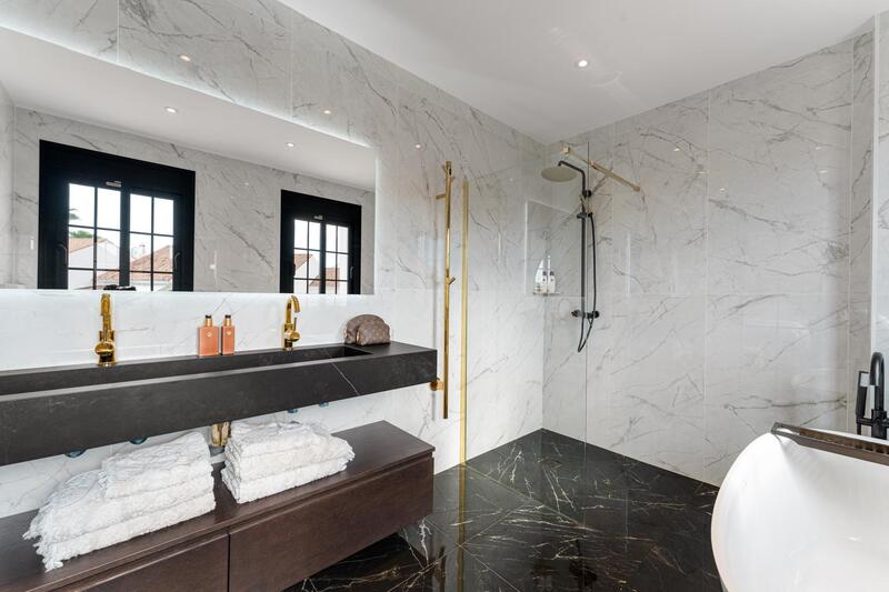 6 спальная комната вилла продается