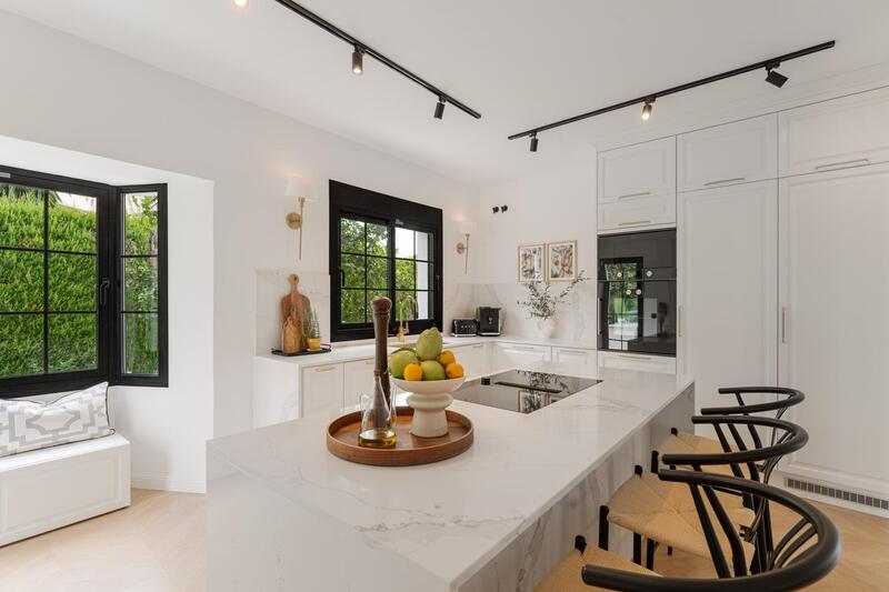 6 спальная комната вилла продается